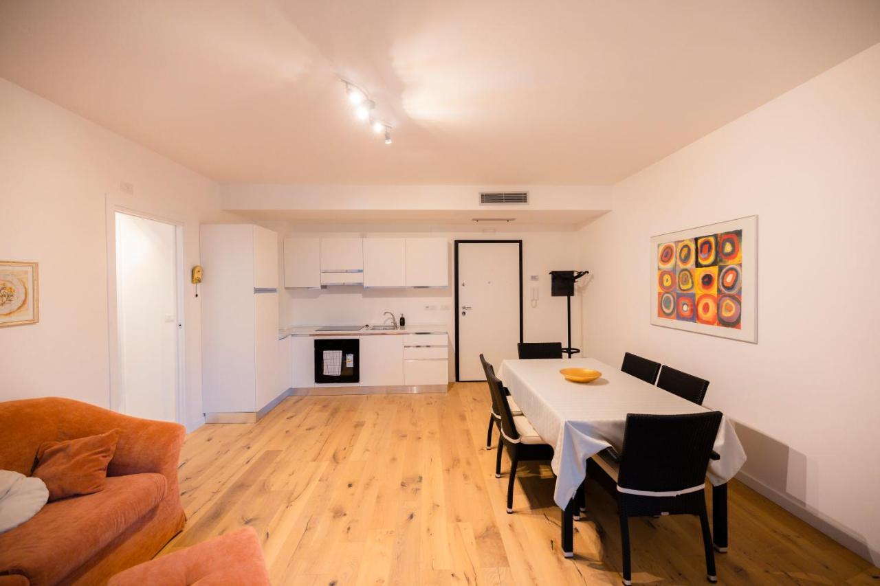 Апартаменты Nuovissimo Bilocale In Zona Navigli/Romolo Милан Экстерьер фото